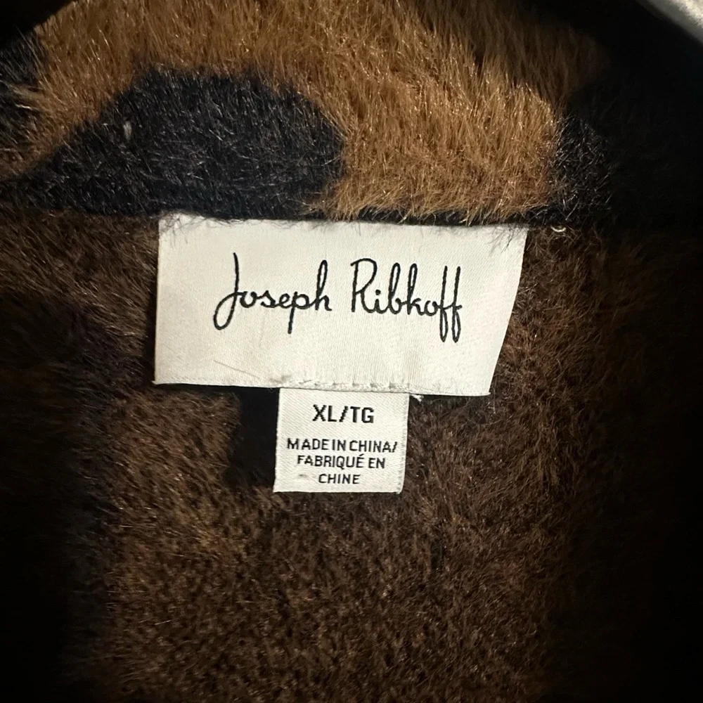 Joseph Ribkoff Leopard Print Teddy Jacket - Picture 2 of 2